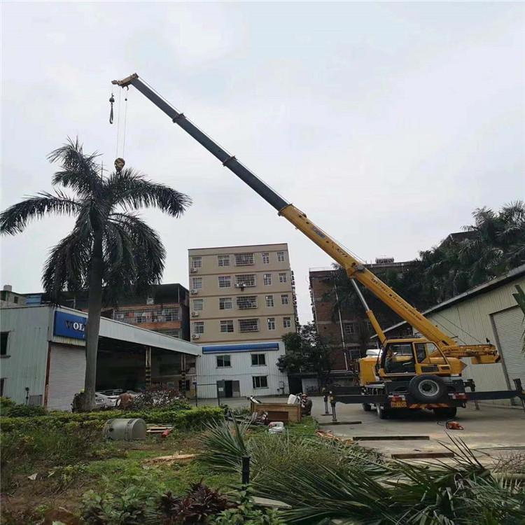 连南12吨吊车出租一天的收费标准是什么