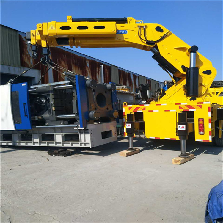 连南 大吨位折臂吊出租费用解析：一小时租赁多少钱