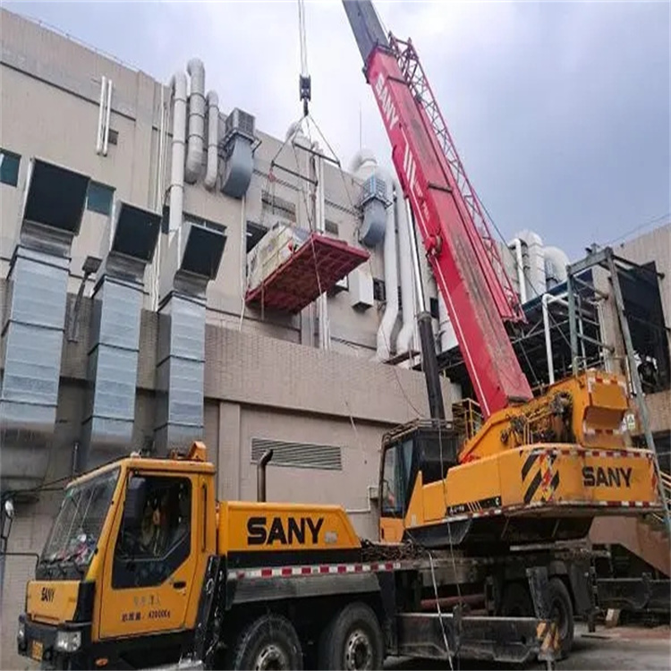 连南租赁大型汽车吊，助力工程项目高效进行