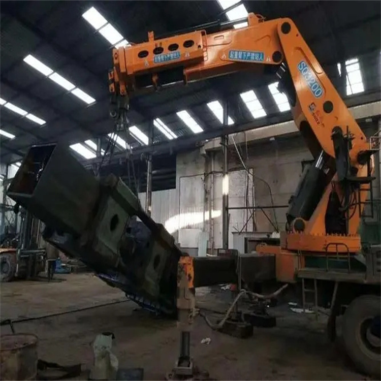 连南200吨折臂吊出租