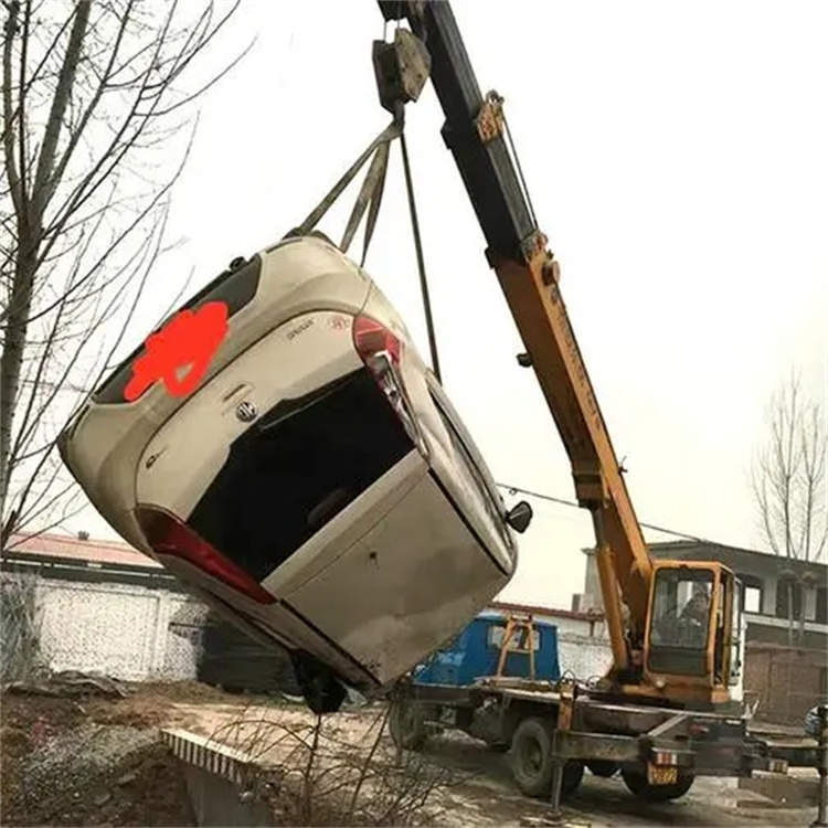 连南随时待命，吊车24小时道路救援服务全解析