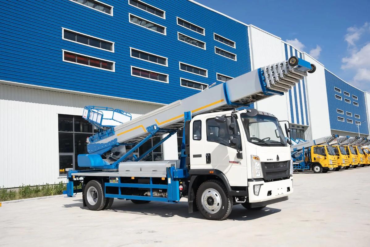 连南出租云梯车高空作业车 建筑垃圾搬运